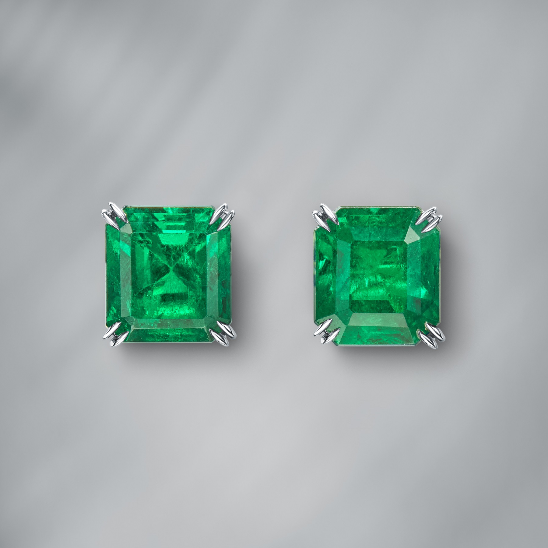 Colombian Emerald Earstuds