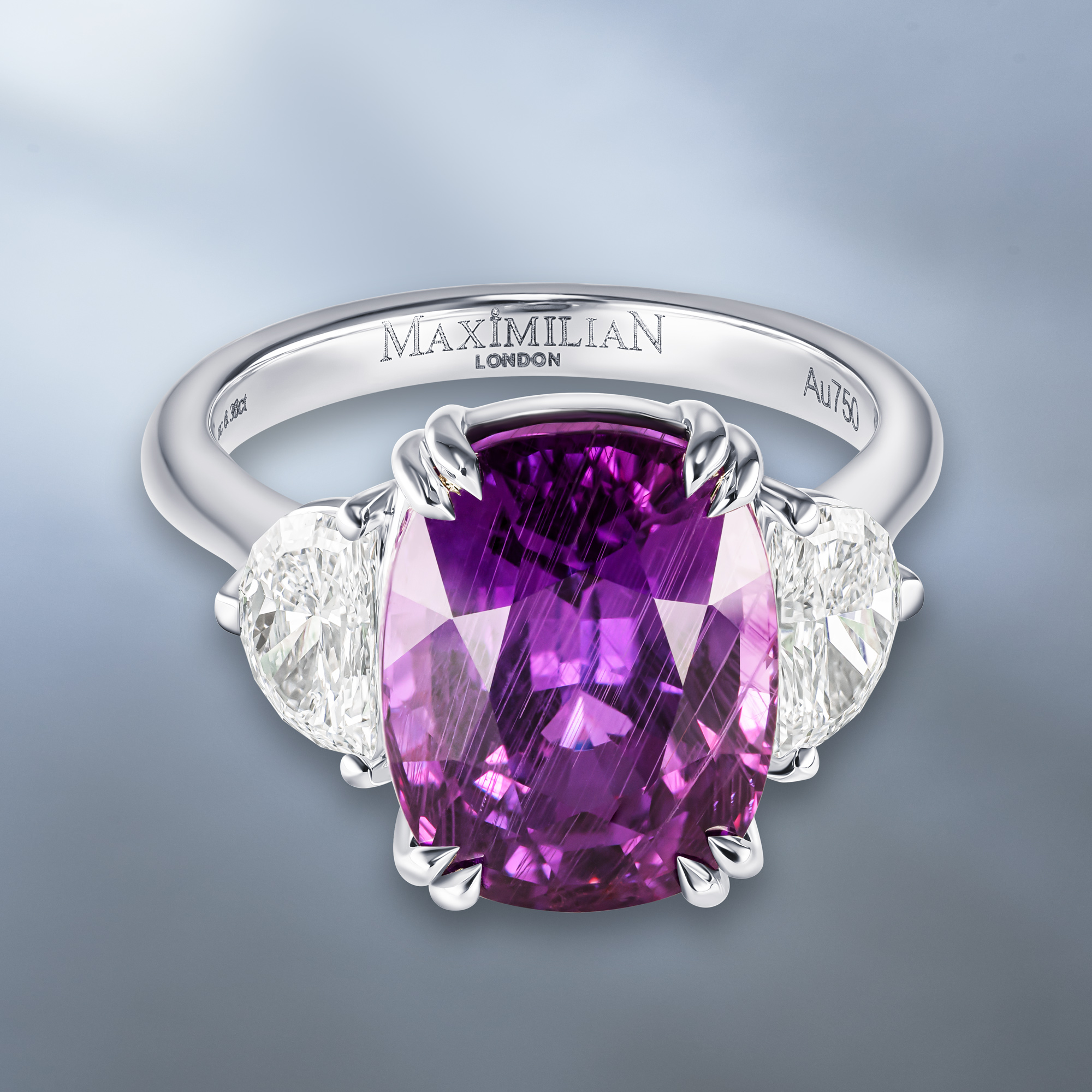 Diamond Ring set with Purple Pink Sapphire. Piece Unique