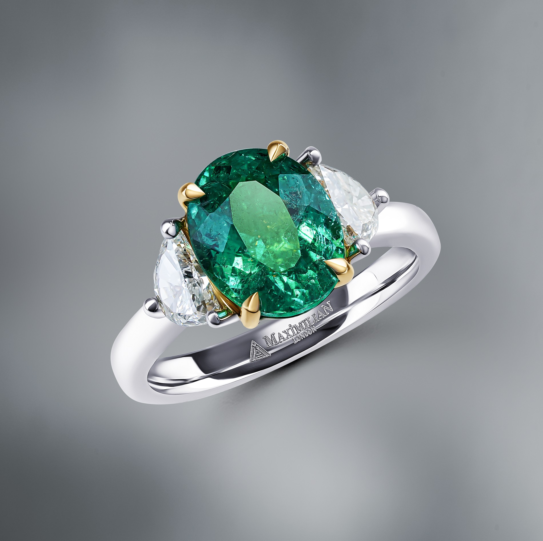 Natural Emerald & Diamond Ring
