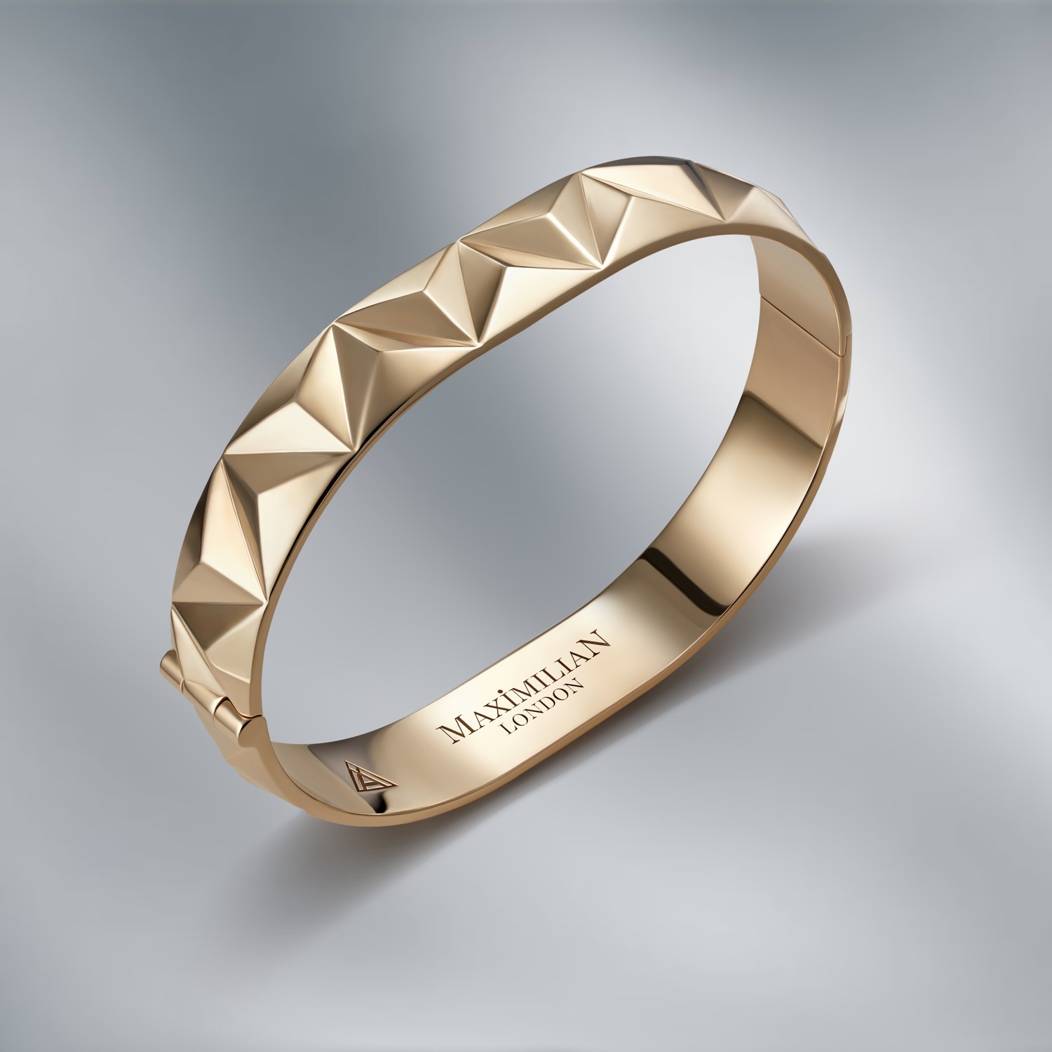 MaximiliaN DNA 18 K Gold Bangle