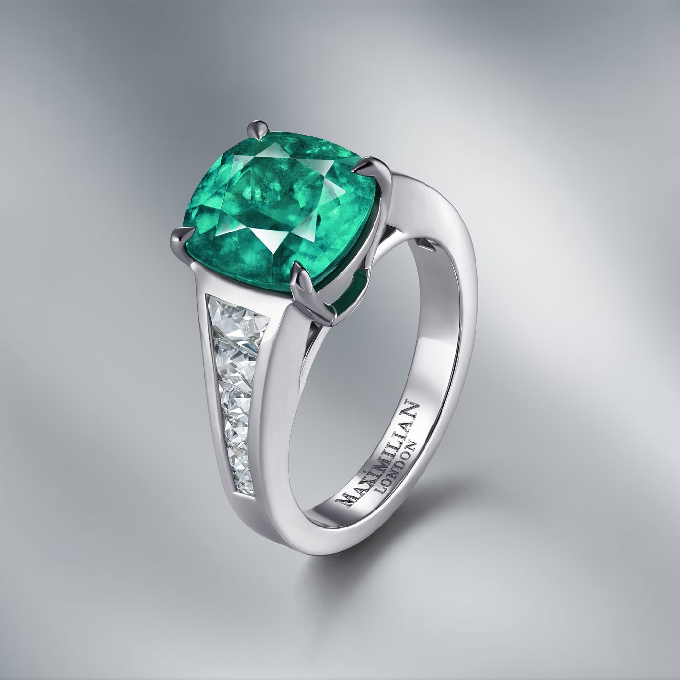 Colombian Emerald & Diamond Ring